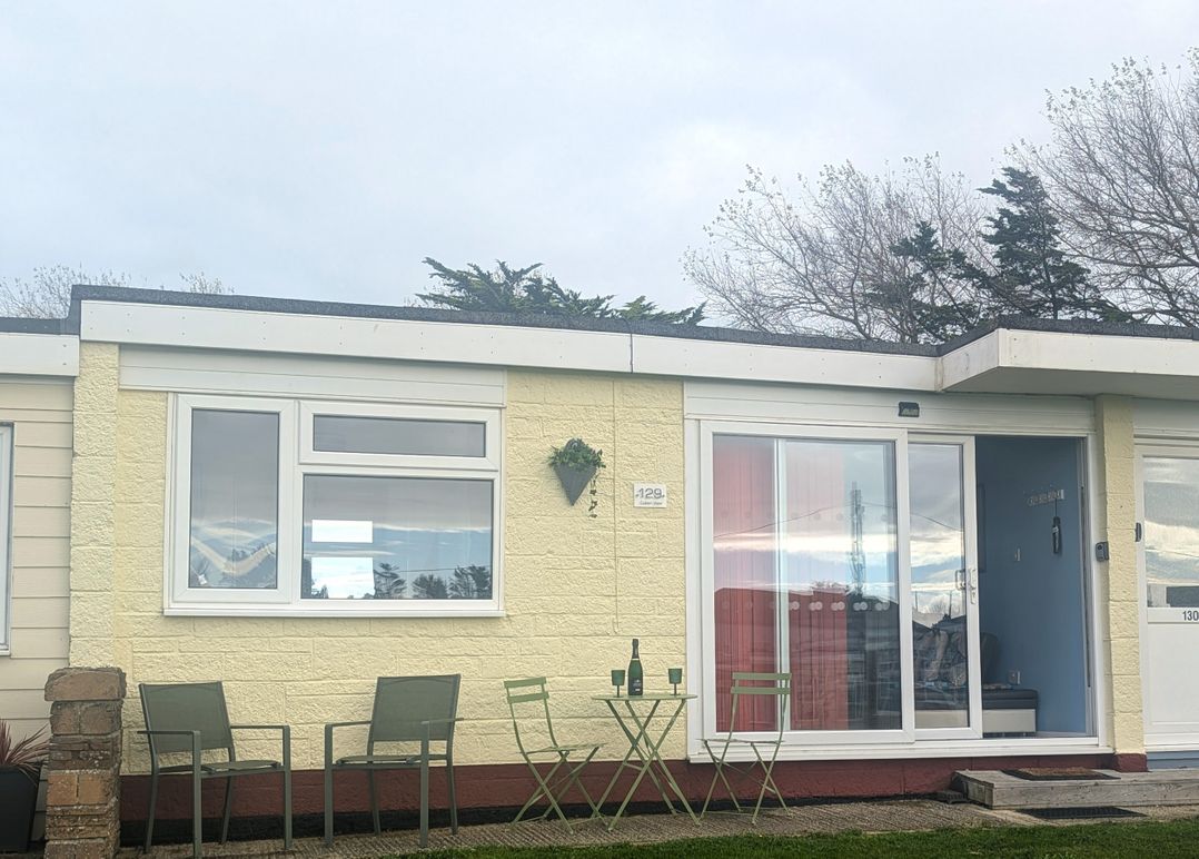 Culver View - Chalet 129 Sandown Bay Holiday Centre
