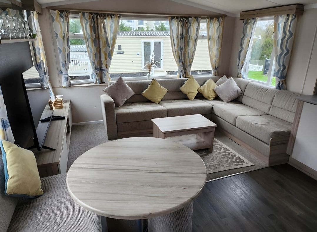 Beverley bay 2-Bed Caravan, Sleeps 6, Pet Friendly
