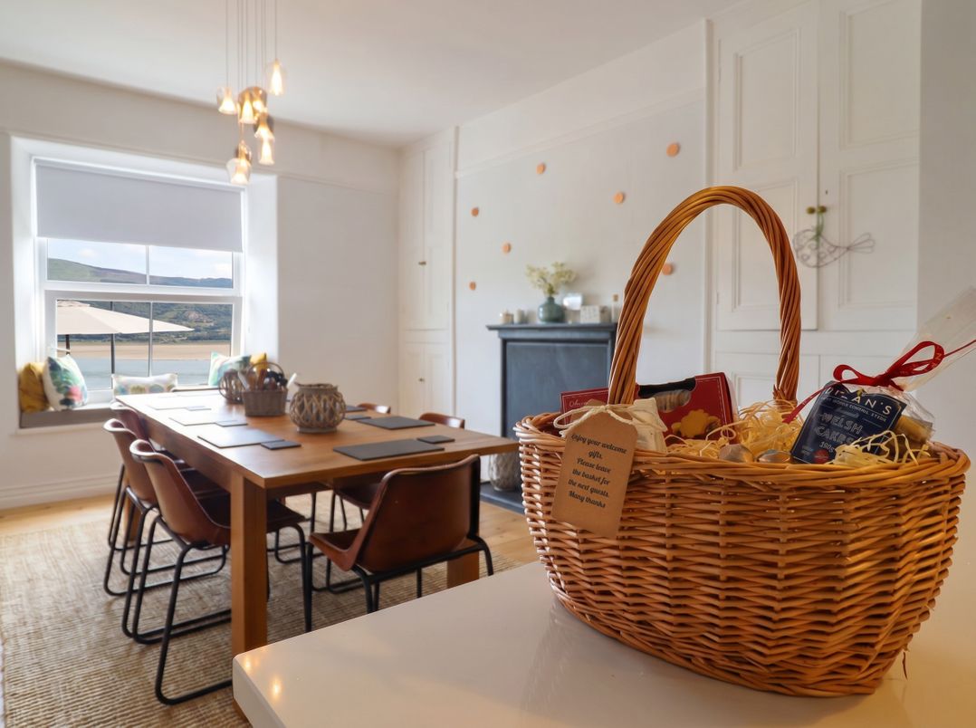 5 Porkington Terrace
