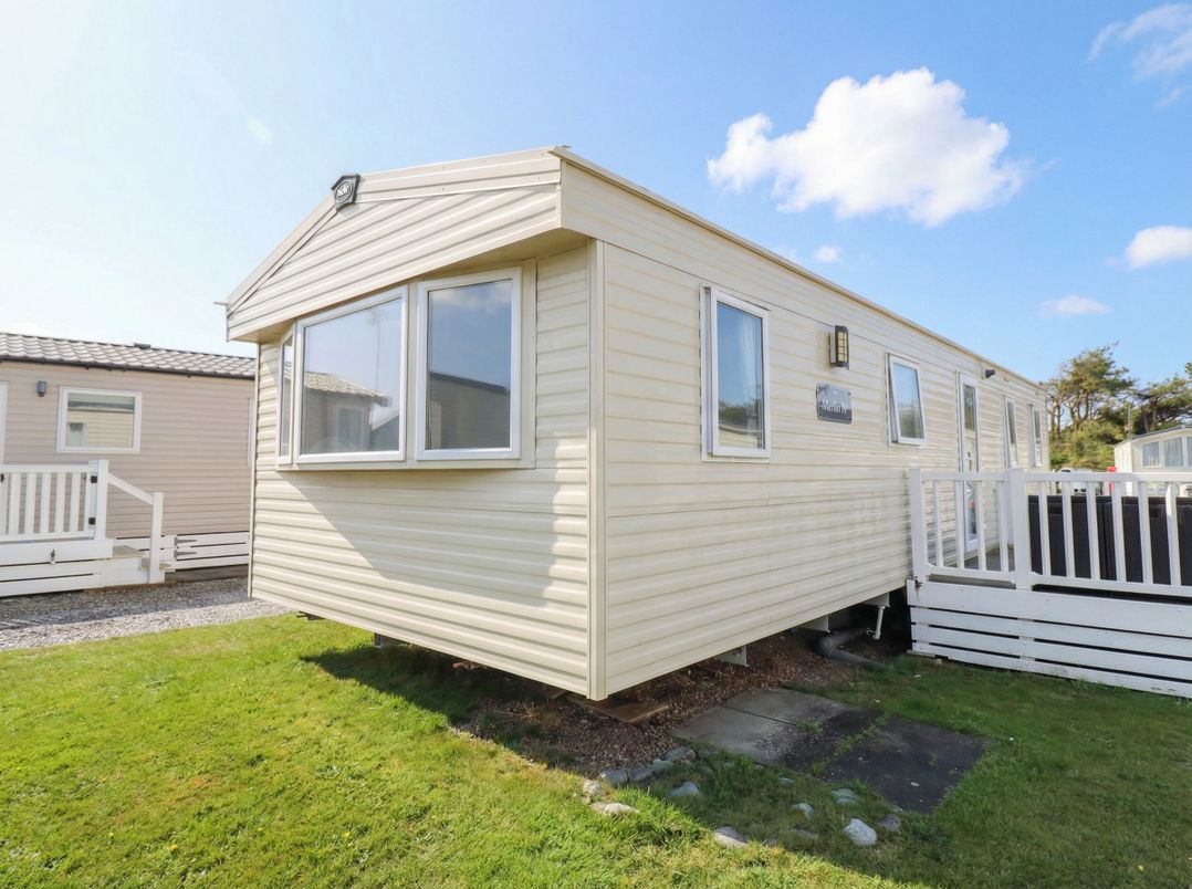 Beachcombers Barmouth Bay Holiday Park, Dyffryn Ardudwy - Sleeps 6 guests