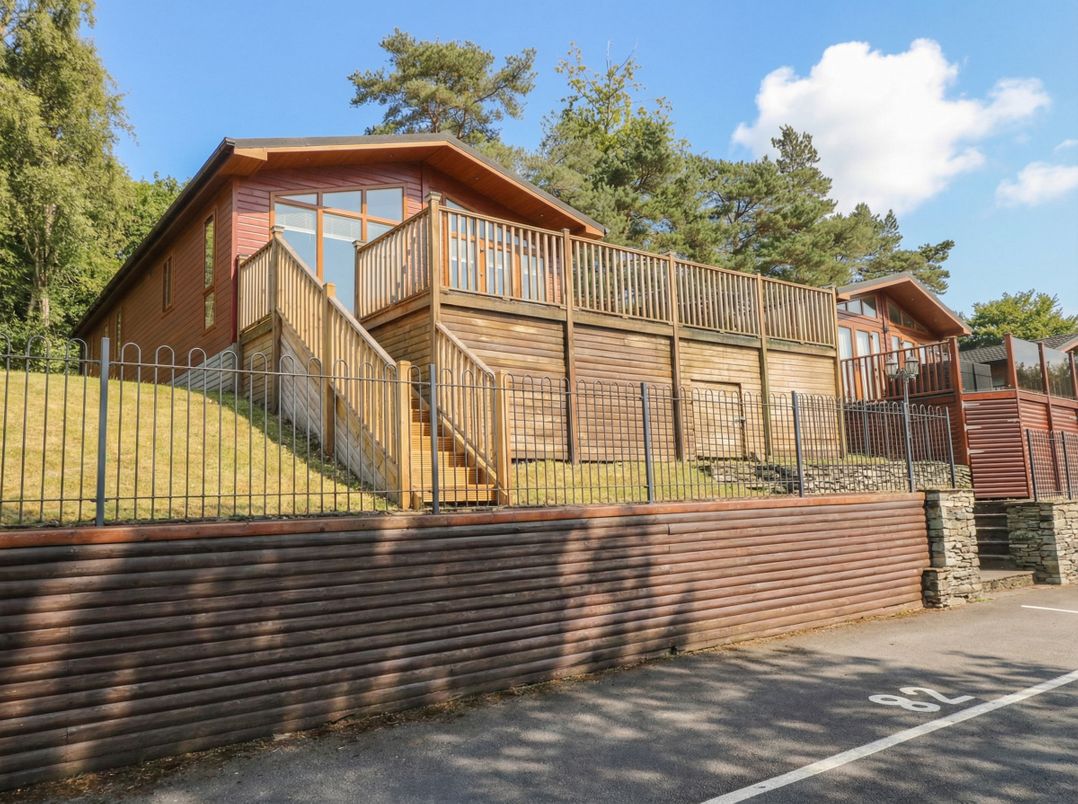 High Lake View Lodge