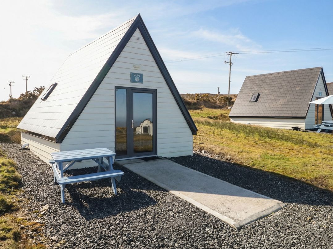 Cabin 9 Inis Beag