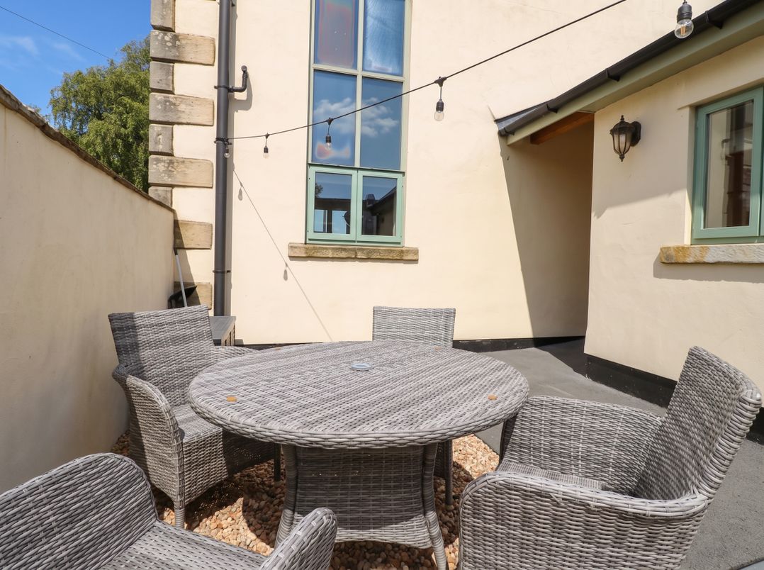 4 Church Hall Mews