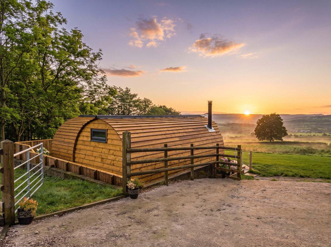 The Lodge at Brambles Farm Sleeps 4  Hot Tub