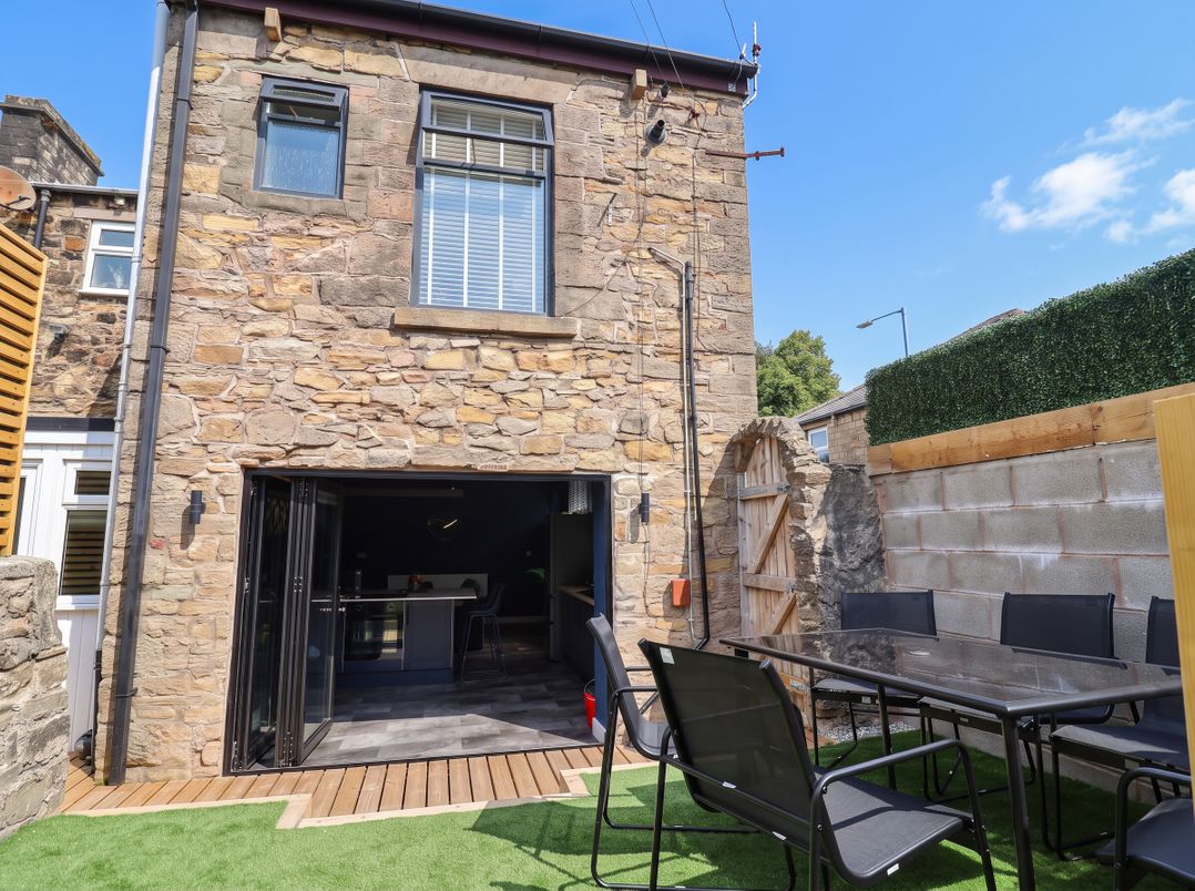 2 Makant Street