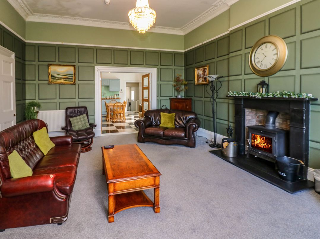 The Georgian Manor House