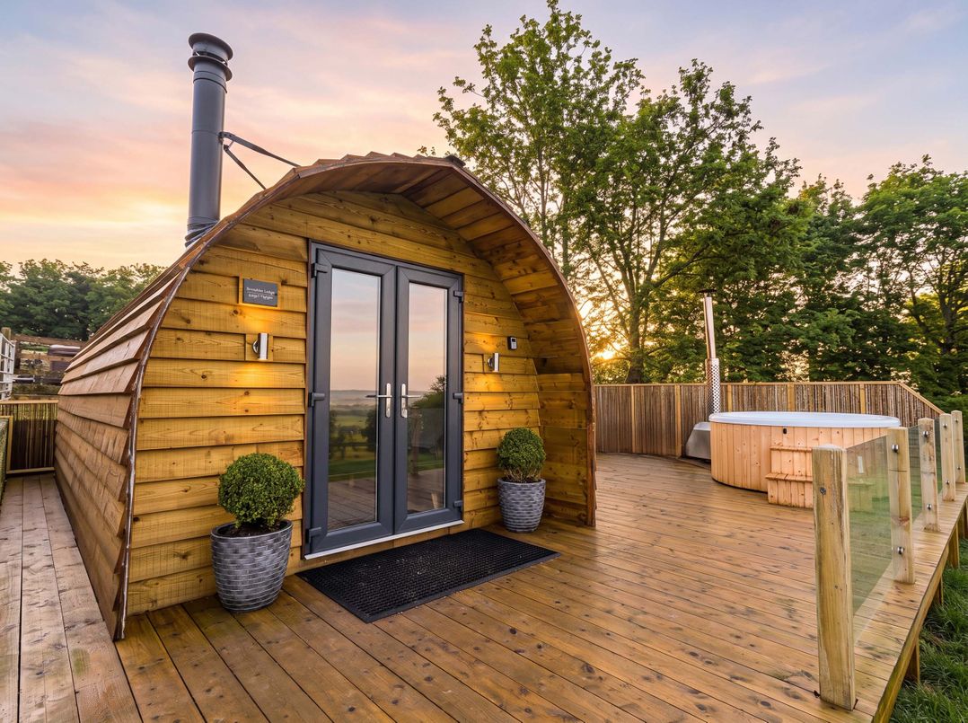 The Lodge at Brambles Farm Sleeps 4  Hot Tub