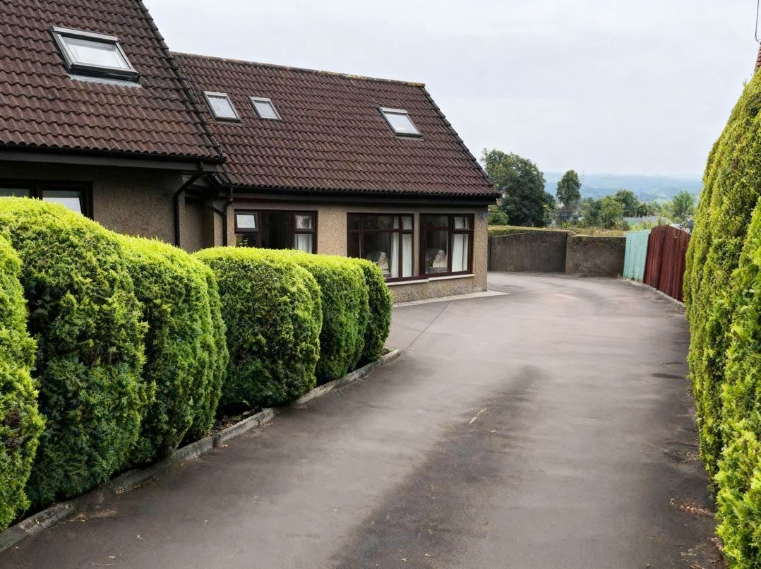 1 Bed House - Central, Free Parking, Wifi