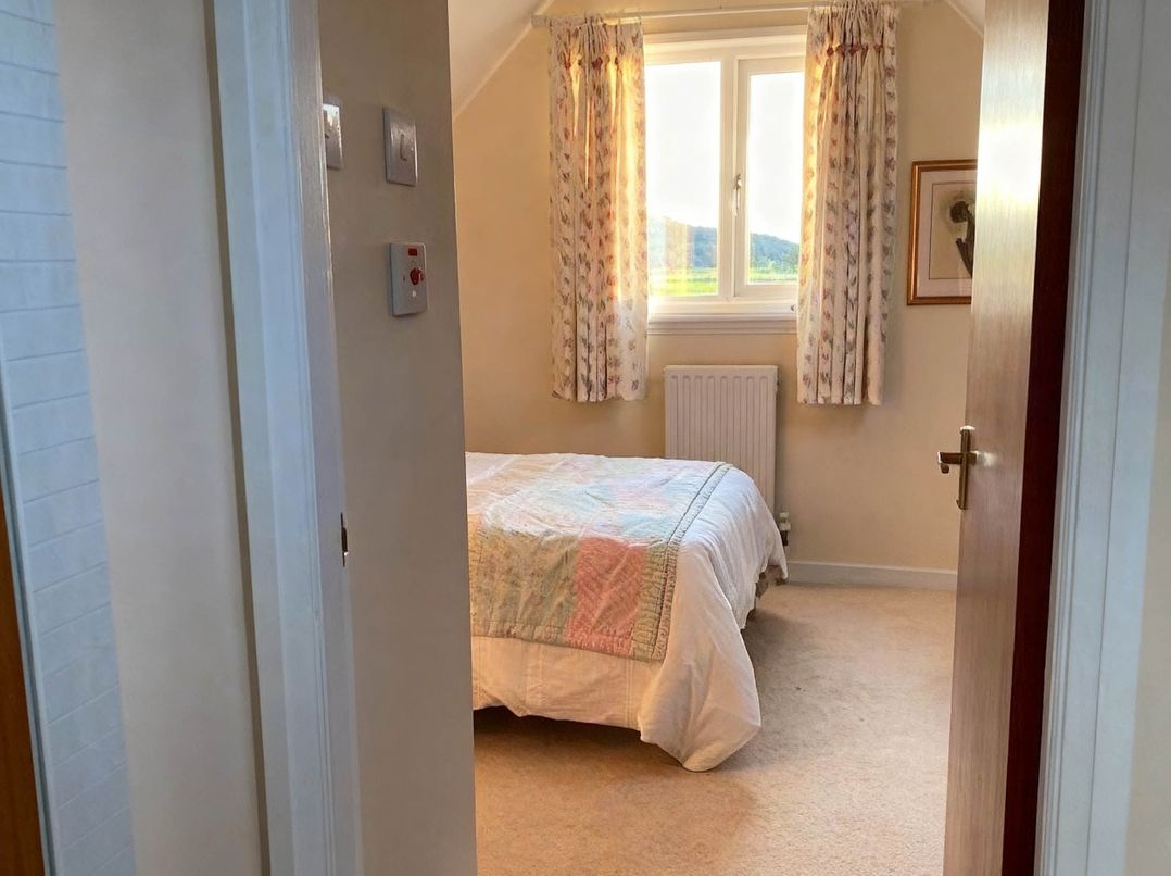 1 Bed House - Central, Free Parking, Wifi