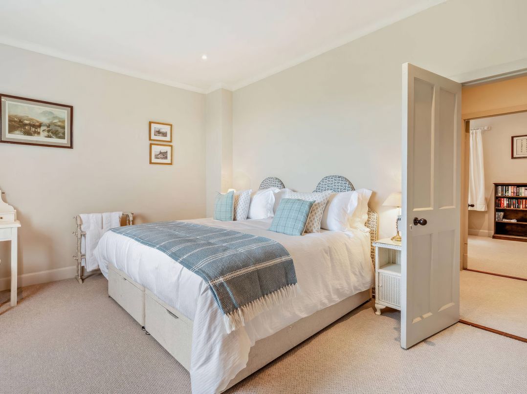 Upper Hillside Cottage