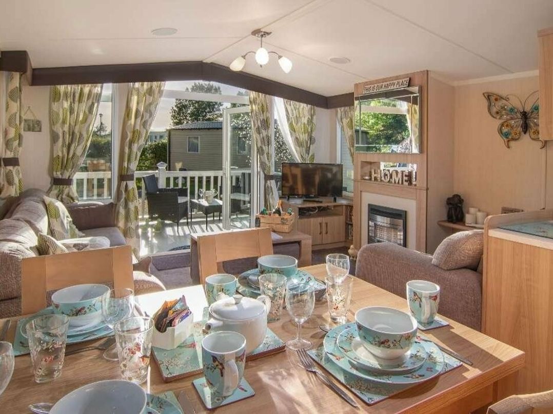 Marton Mere Holiday Village - Holiday Accommodation 10020