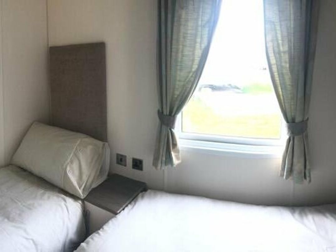 Golden Sands - Holiday Accommodation 11949