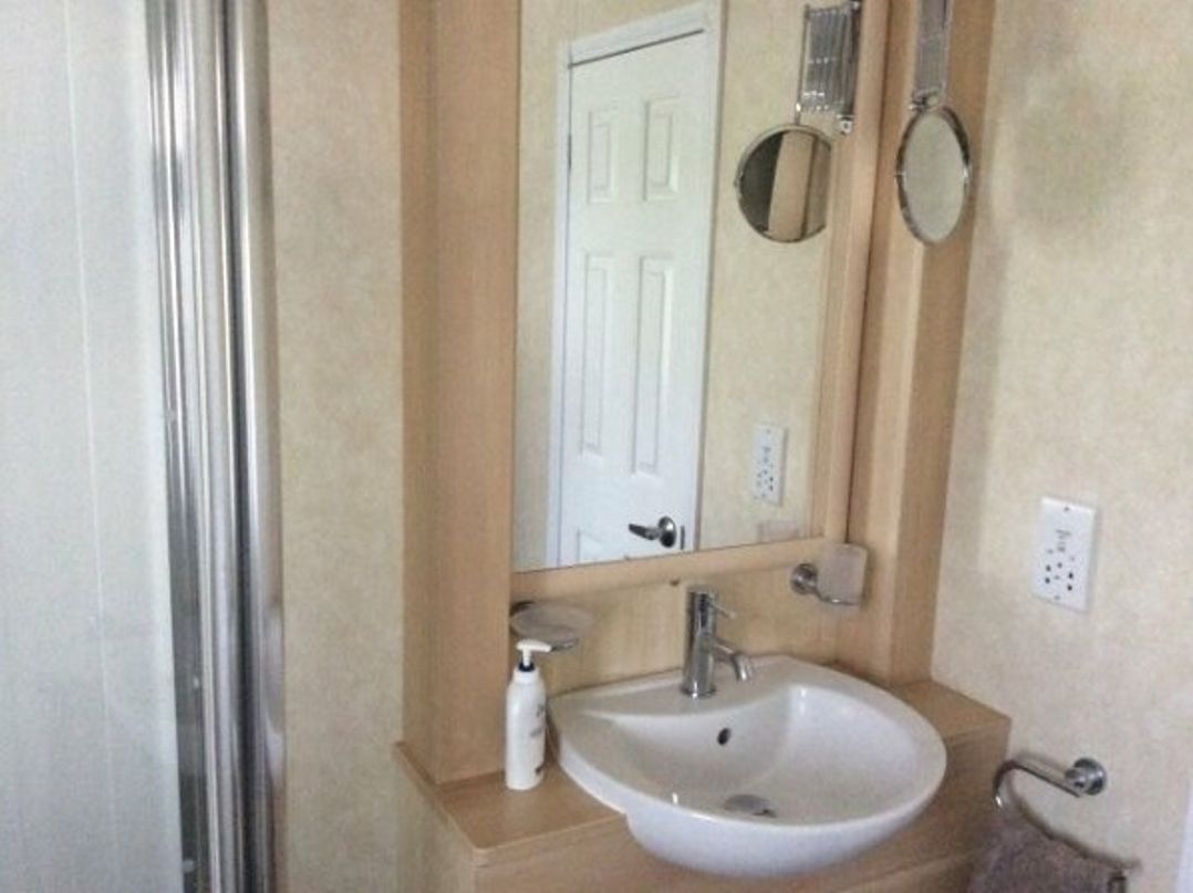 Hopton Holiday Village - Holiday Accommodation 1249