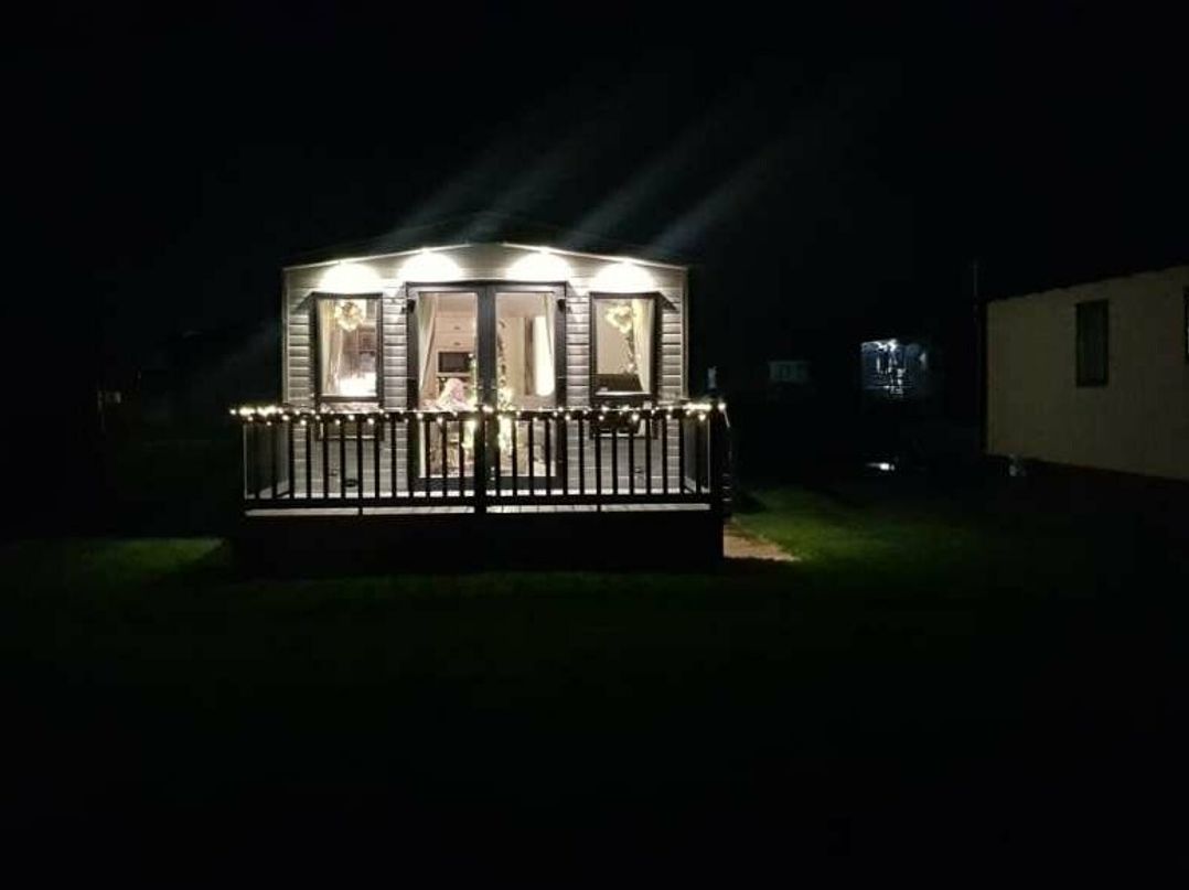 Broadland Sands - Holiday Accommodation 13601