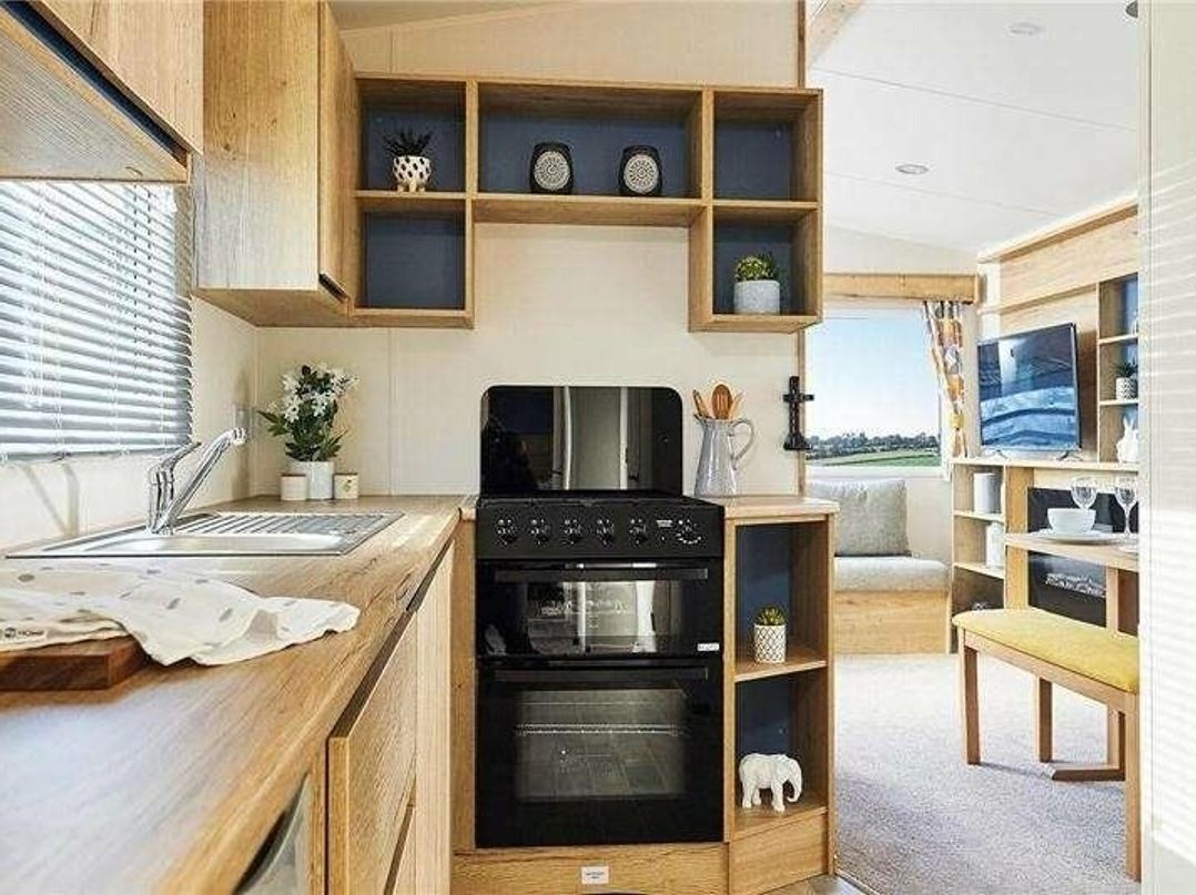 Golden Sands - Holiday Accommodation 14231