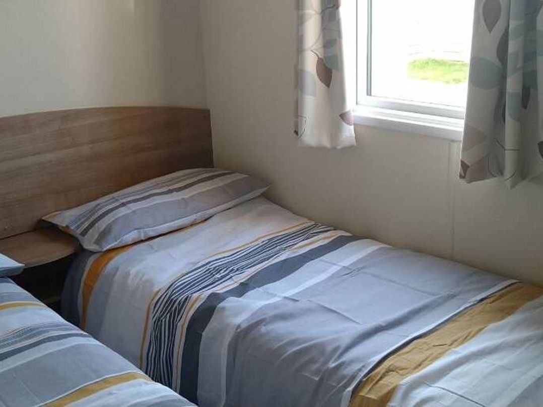 Hayling Island Holiday Park - Meadow Bay Villages - Holiday Accommodation 14426