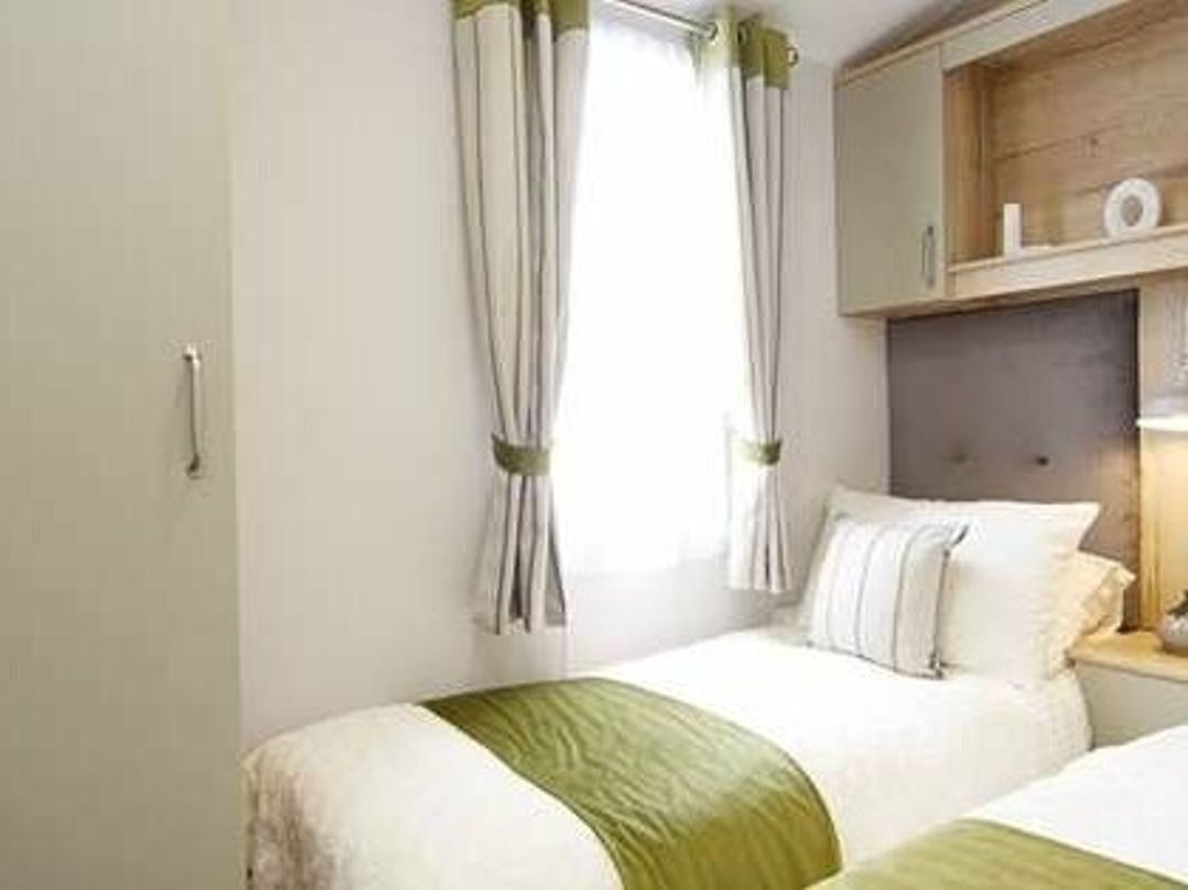 7 Lakes Country Park - Holiday Accommodation 15238