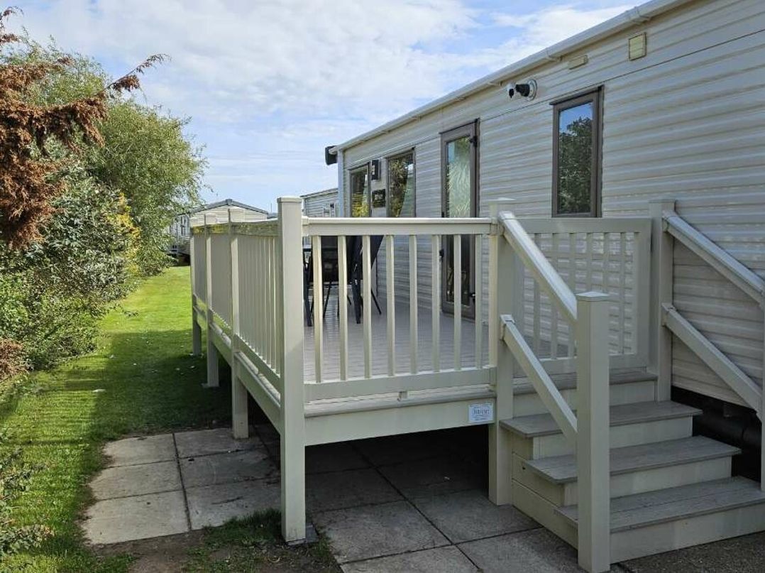 Broadland Sands - Holiday Accommodation 15327