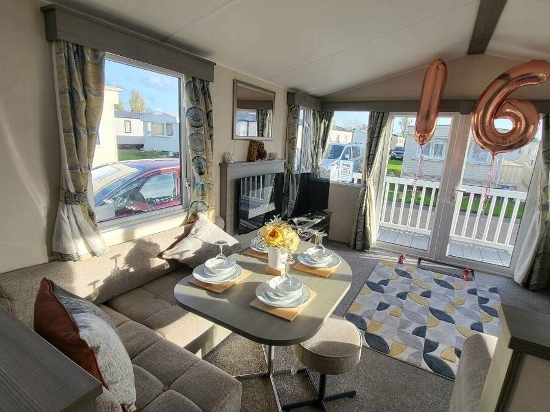 Golden Sands - Holiday Accommodation 15363