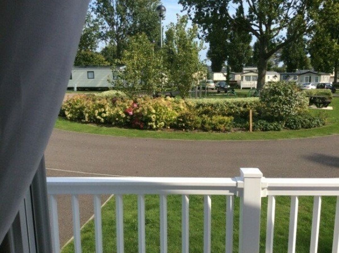 Hopton Holiday Village - Holiday Accommodation 1593