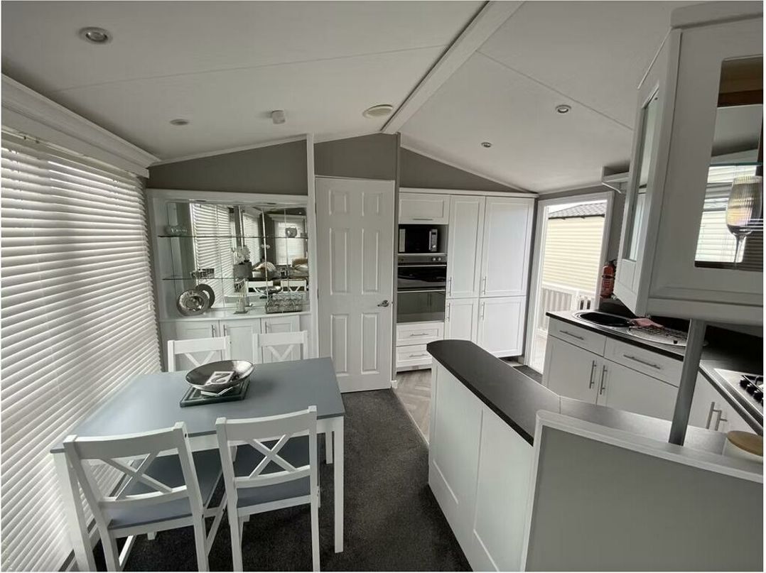 Golden Palm Resort - Holiday Accommodation 17445