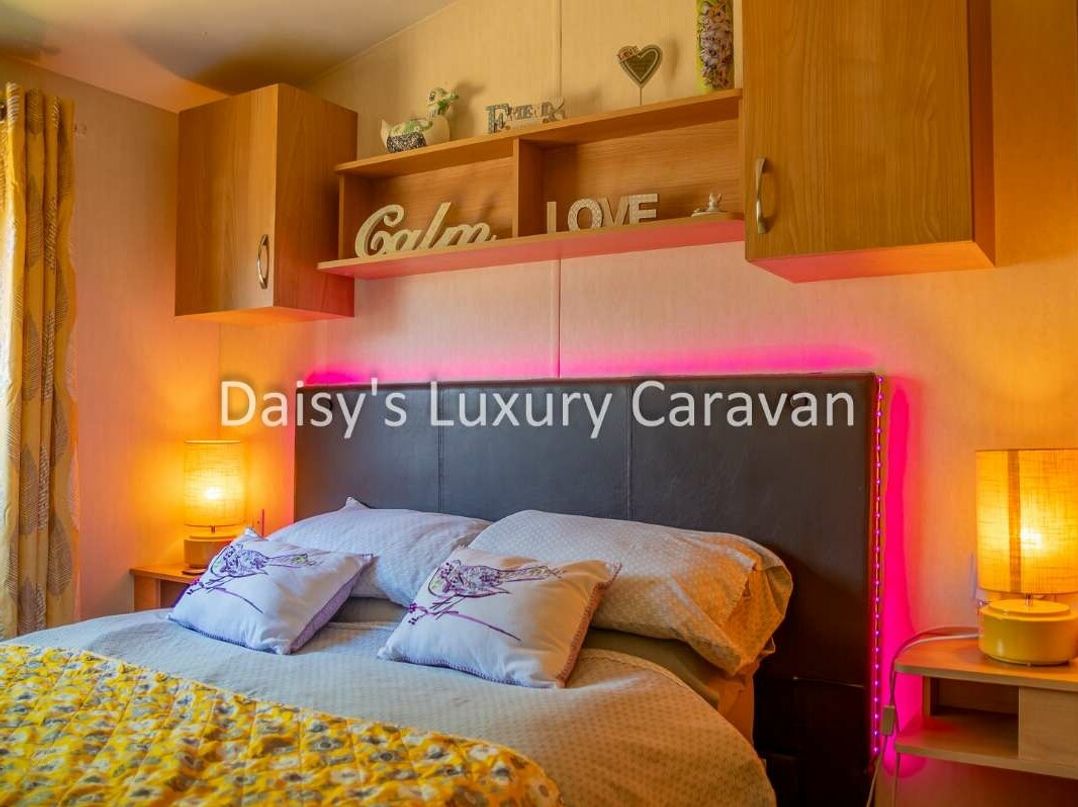 Tattershall Lakes Country Park - Holiday Accommodation 17599