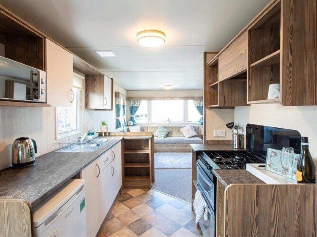 Marton Mere Holiday Village - Holiday Accommodation 18682