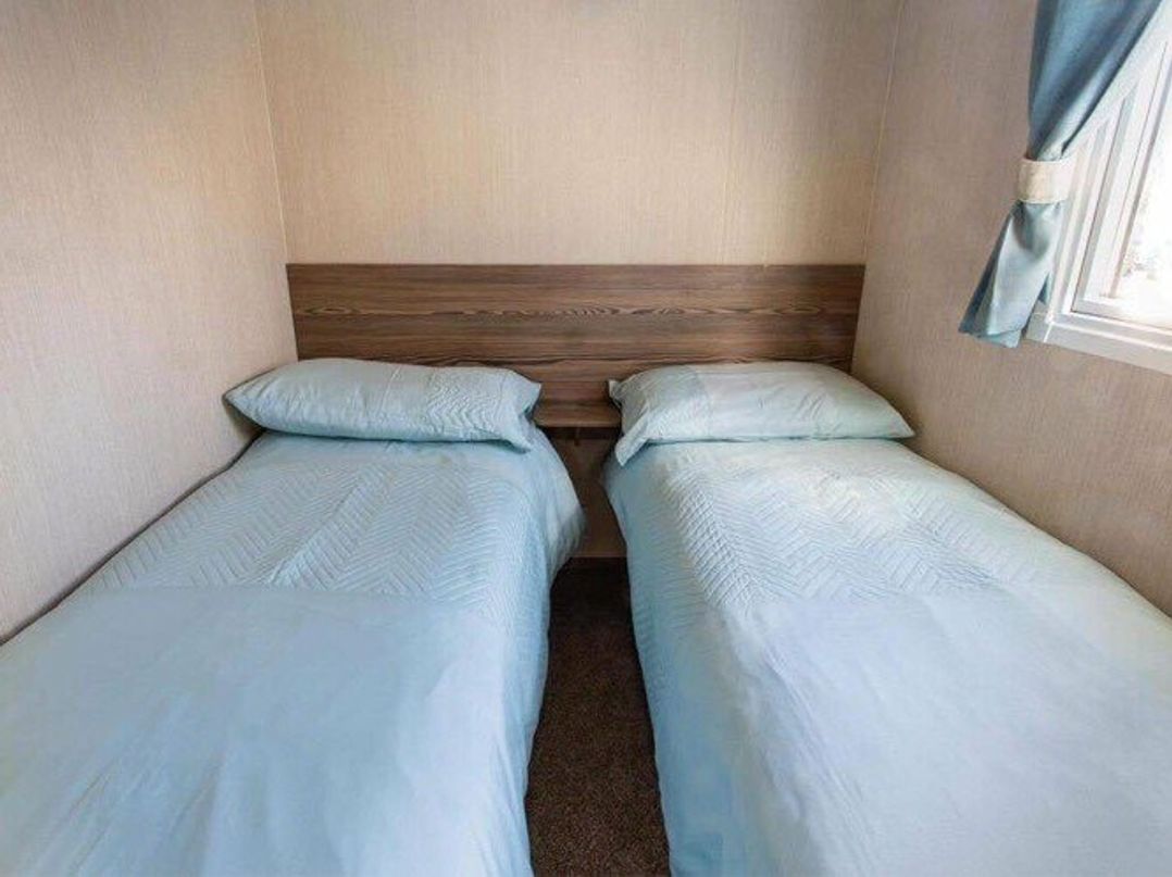 Marton Mere Holiday Village - Holiday Accommodation 18682