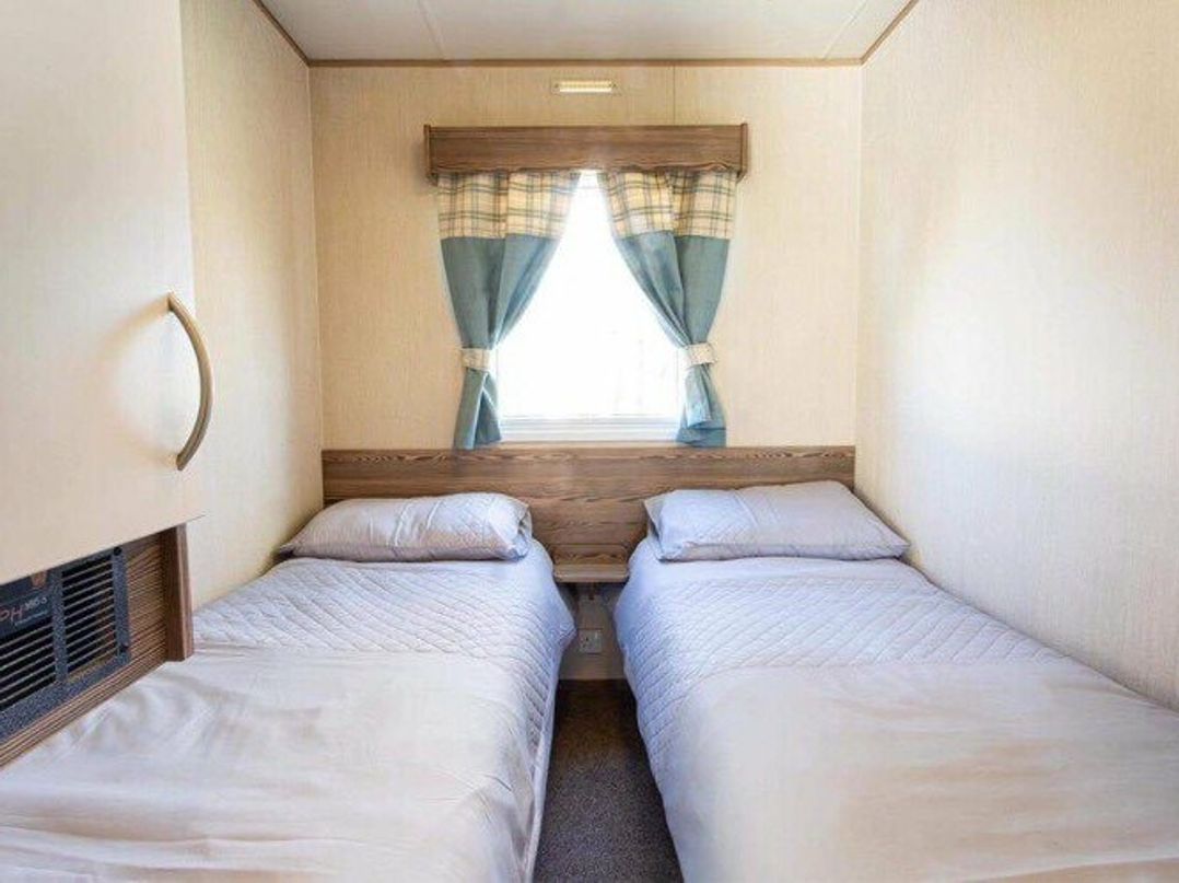 Marton Mere Holiday Village - Holiday Accommodation 18682