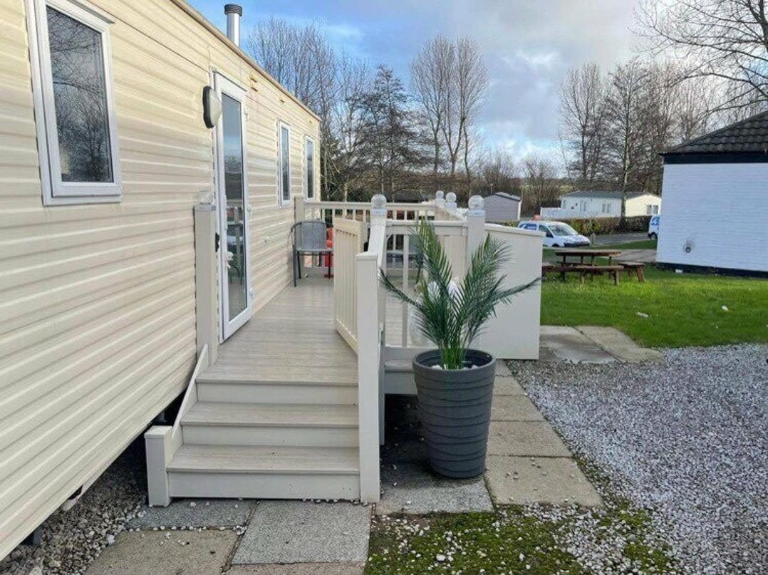 Marton Mere Holiday Village - Holiday Accommodation 18682