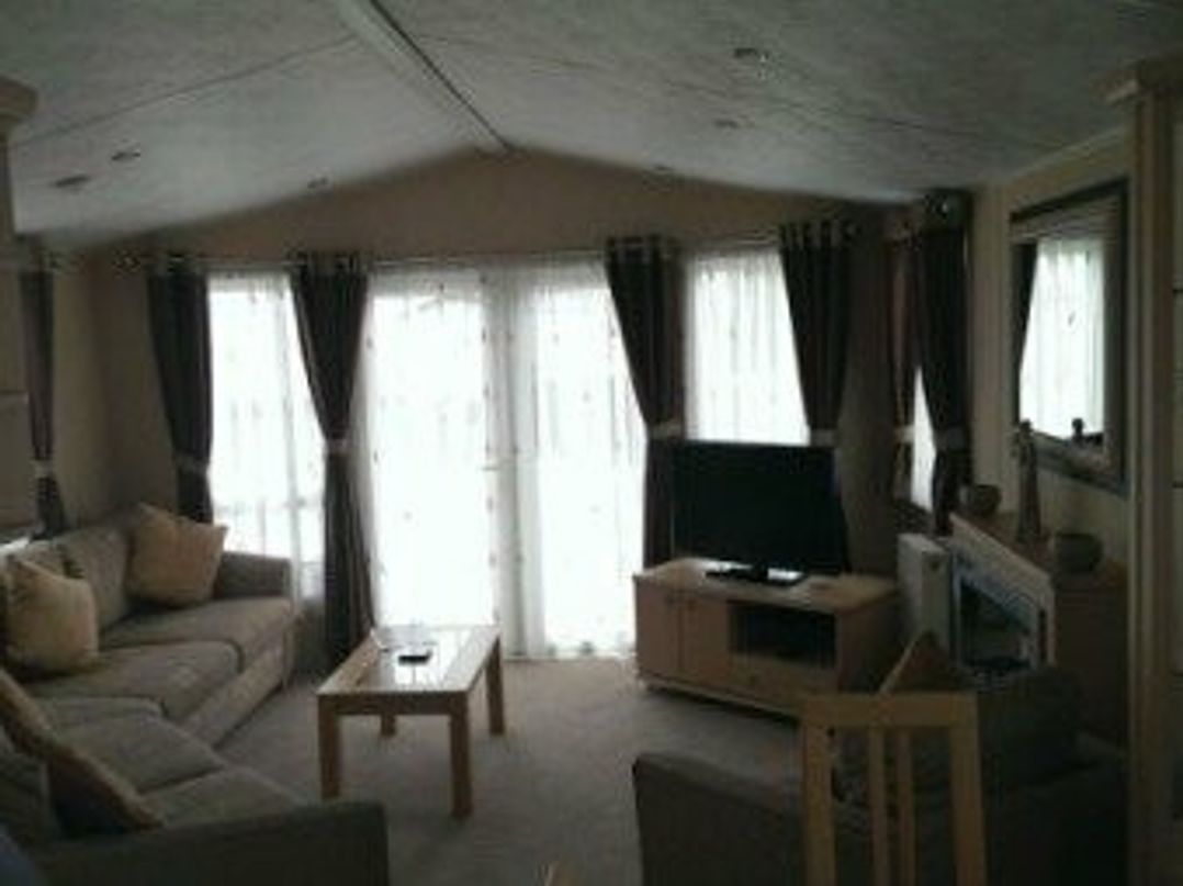 Hopton Holiday Village - Holiday Accommodation 1998