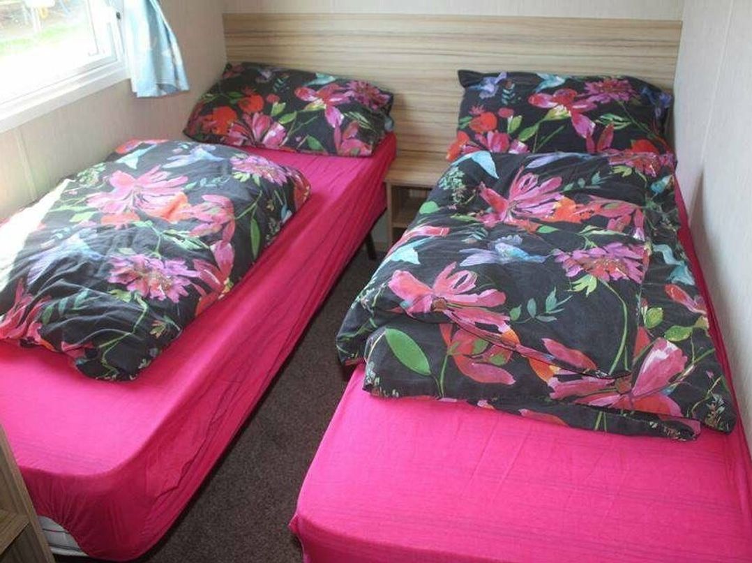 Manor Park Holiday Village - Holiday Accommodation 20144