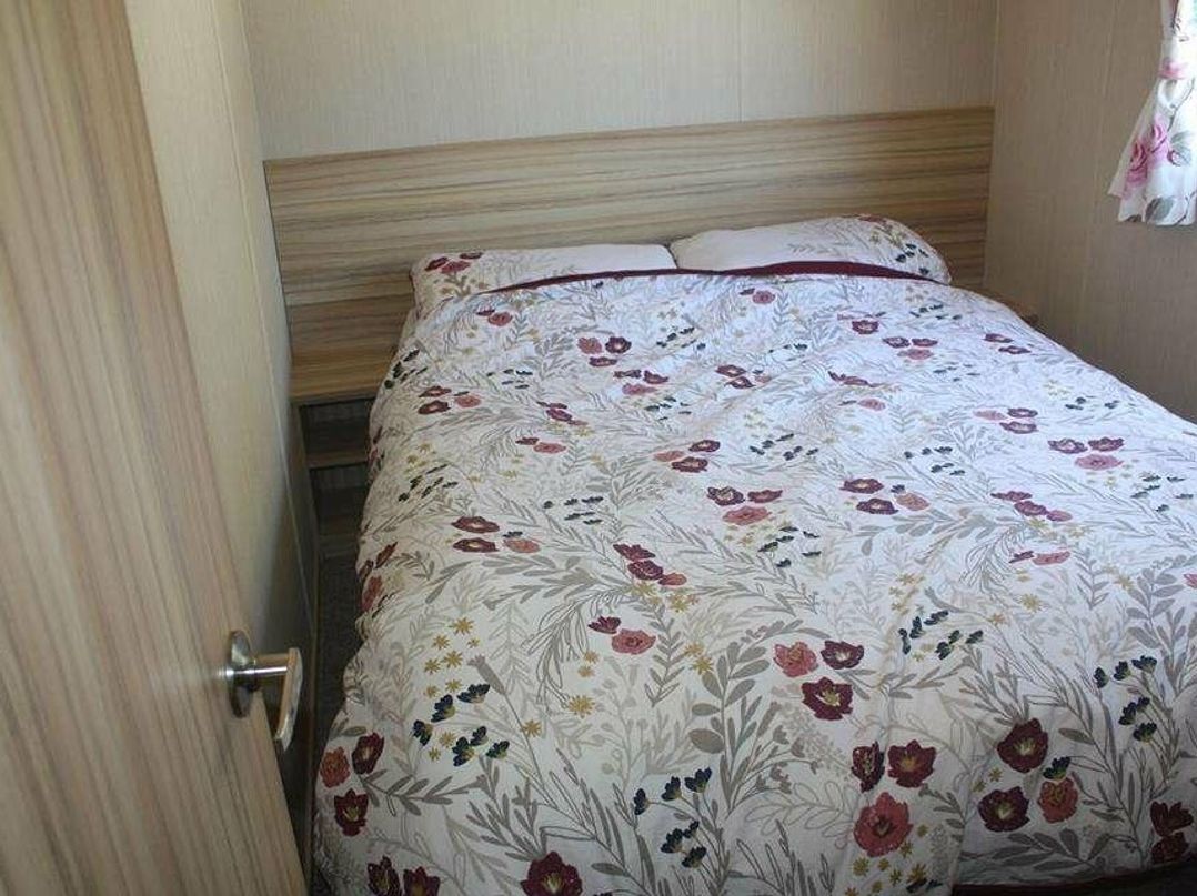 Manor Park Holiday Village - Holiday Accommodation 20144