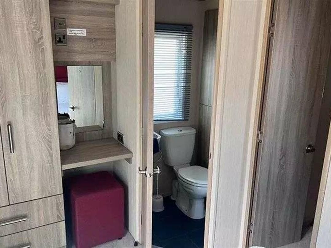 Golden Palm Resort - Holiday Accommodation 21372