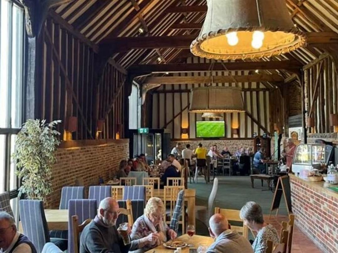 Caldecott Hall Country Park - Holiday Accommodation 21586