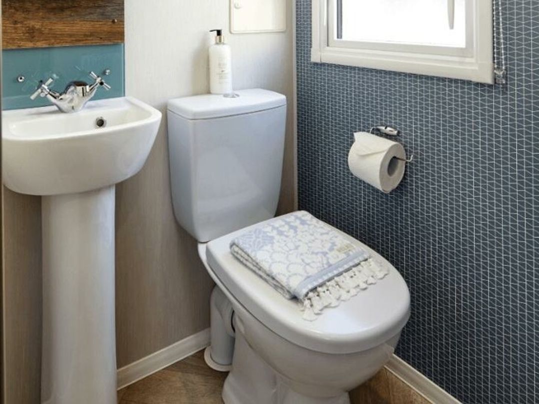 Silver Beach Caravan Park - Holiday Accommodation 22014