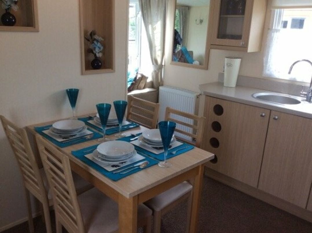 Golden Gate Holiday Centre - Holiday Accommodation 2837