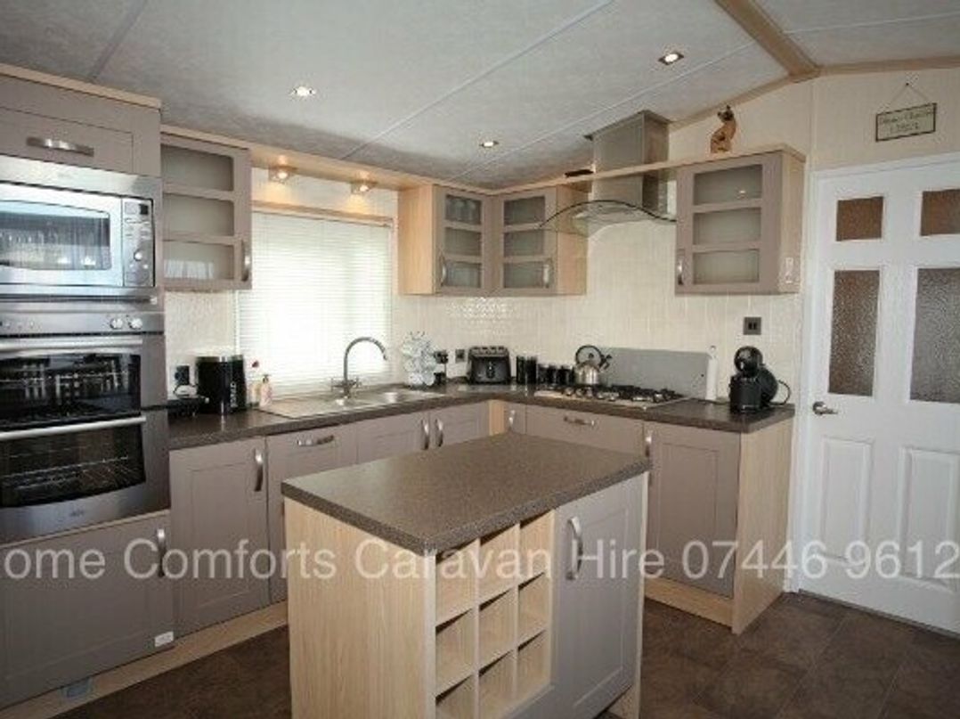 Golden Gate Holiday Centre - Holiday Accommodation 3145