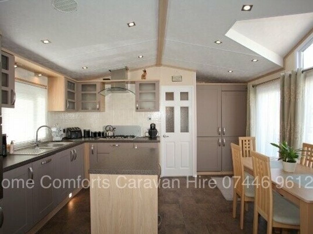 Golden Gate Holiday Centre - Holiday Accommodation 3145