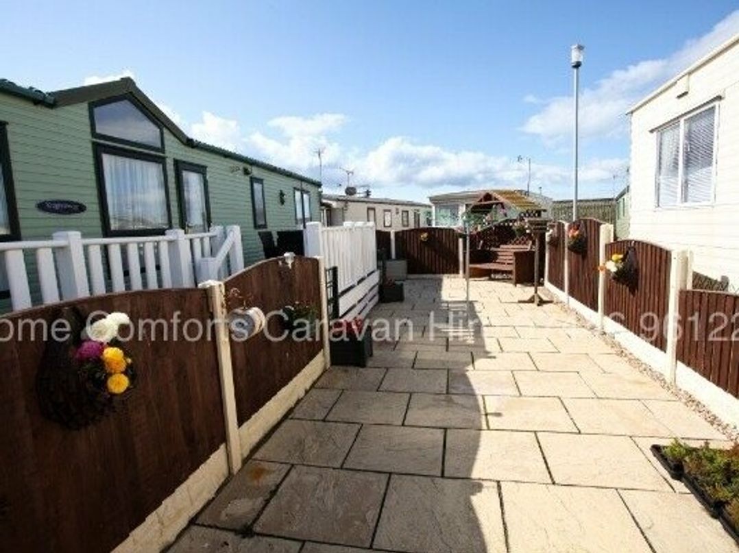 Golden Gate Holiday Centre - Holiday Accommodation 3145