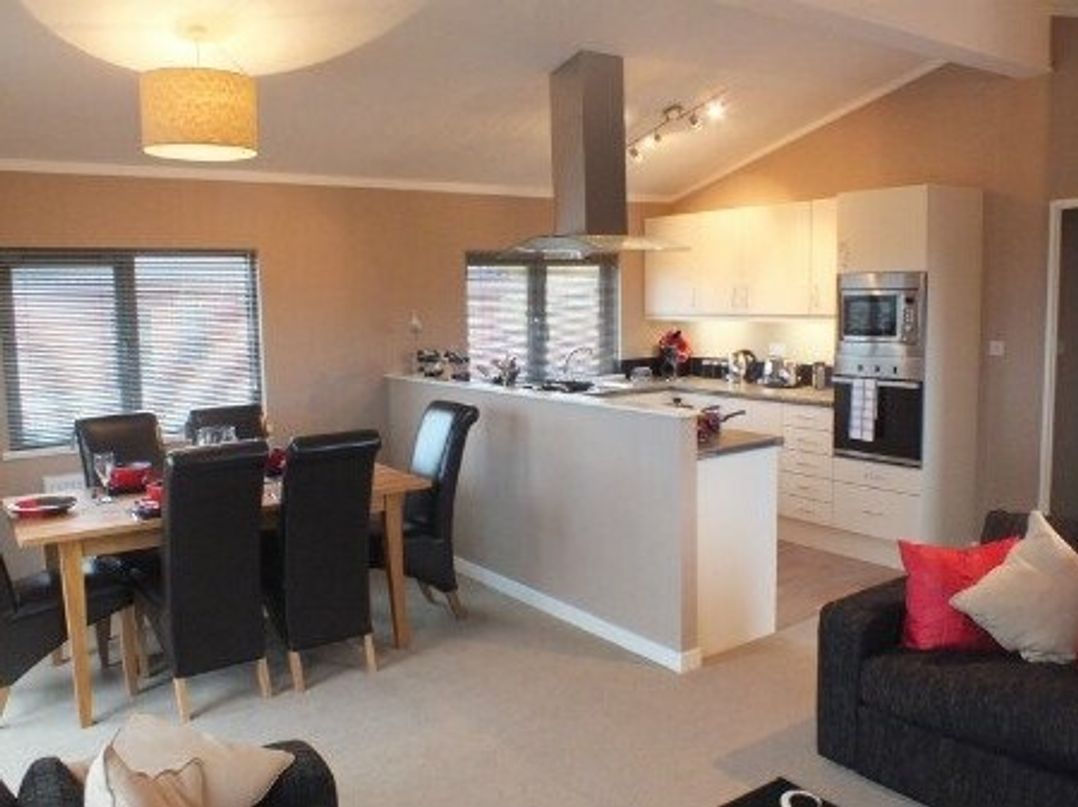 White Acres Holiday Park - Holiday Accommodation 399