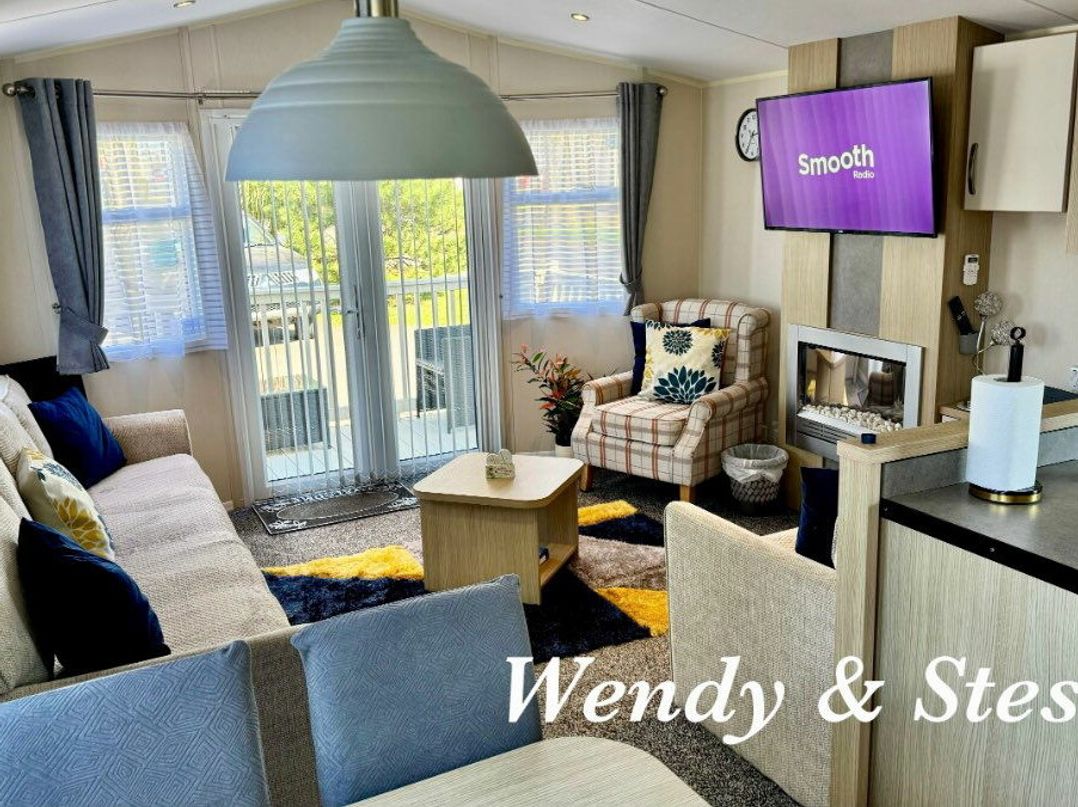 Marton Mere Holiday Village - Holiday Accommodation 5100