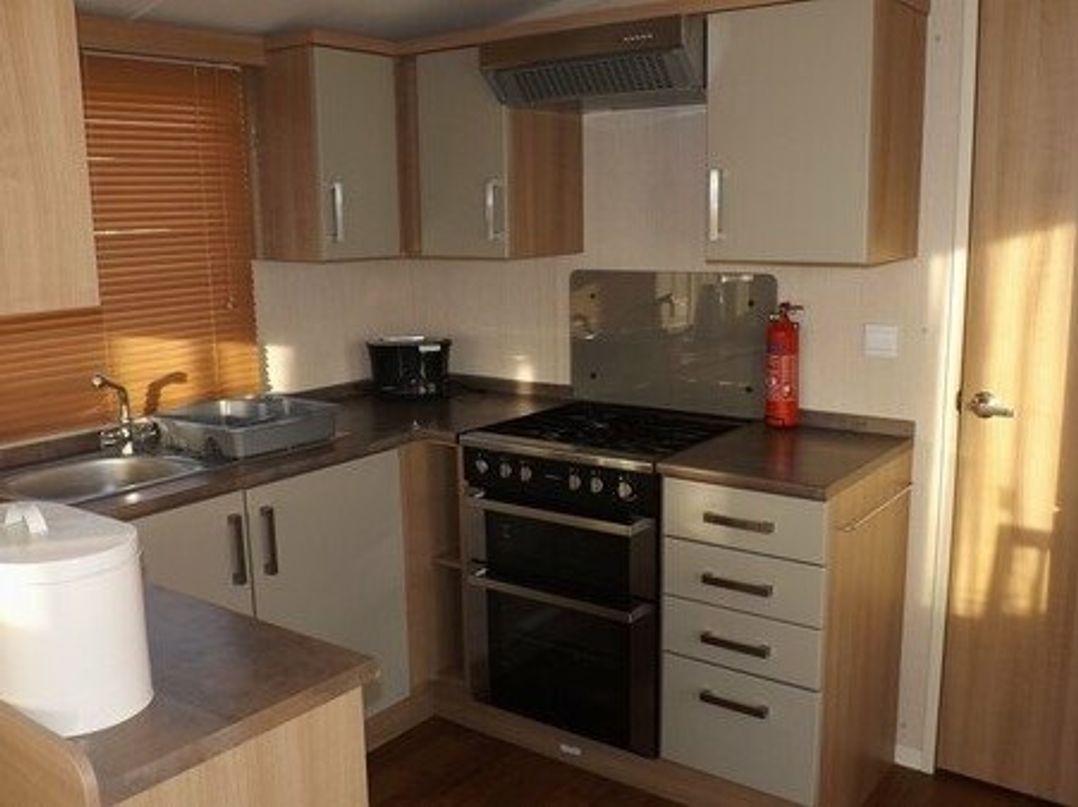 Pinewoods Holiday Park - Holiday Accommodation 6322
