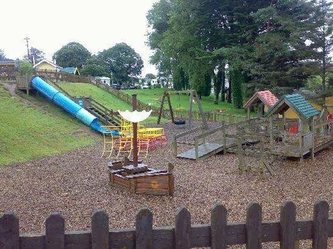 Looe Bay Holiday Park - Holiday Accommodation 772