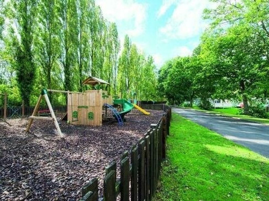 Weeley Bridge Holiday Park - Holiday Accommodation 8674