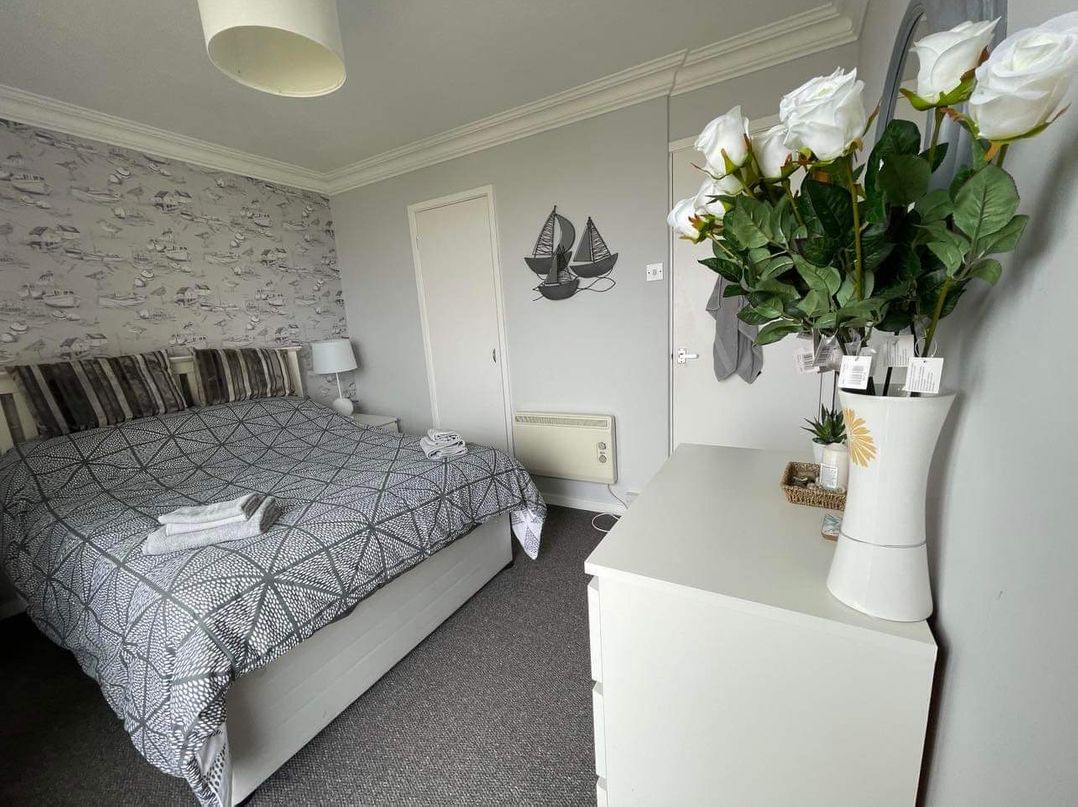 Pet-friendly villa with pool and sea views