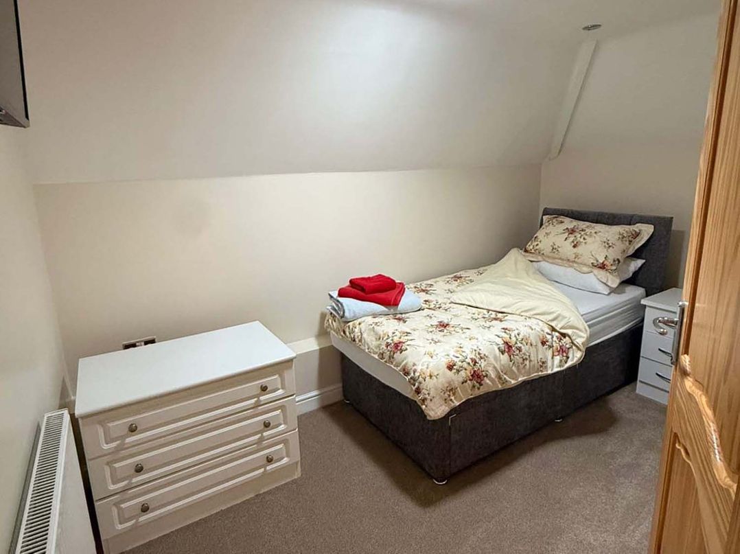 Lymington Seaside Cottage Retreat