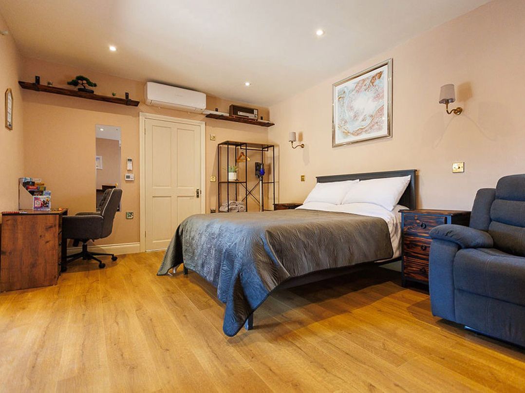 North Norfolk Garden Retreat with Private Hot Tub