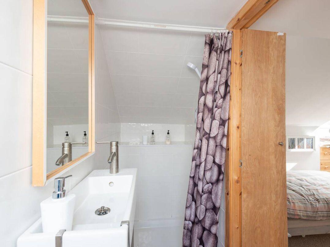 2bed Cottage Private garden Freeparking