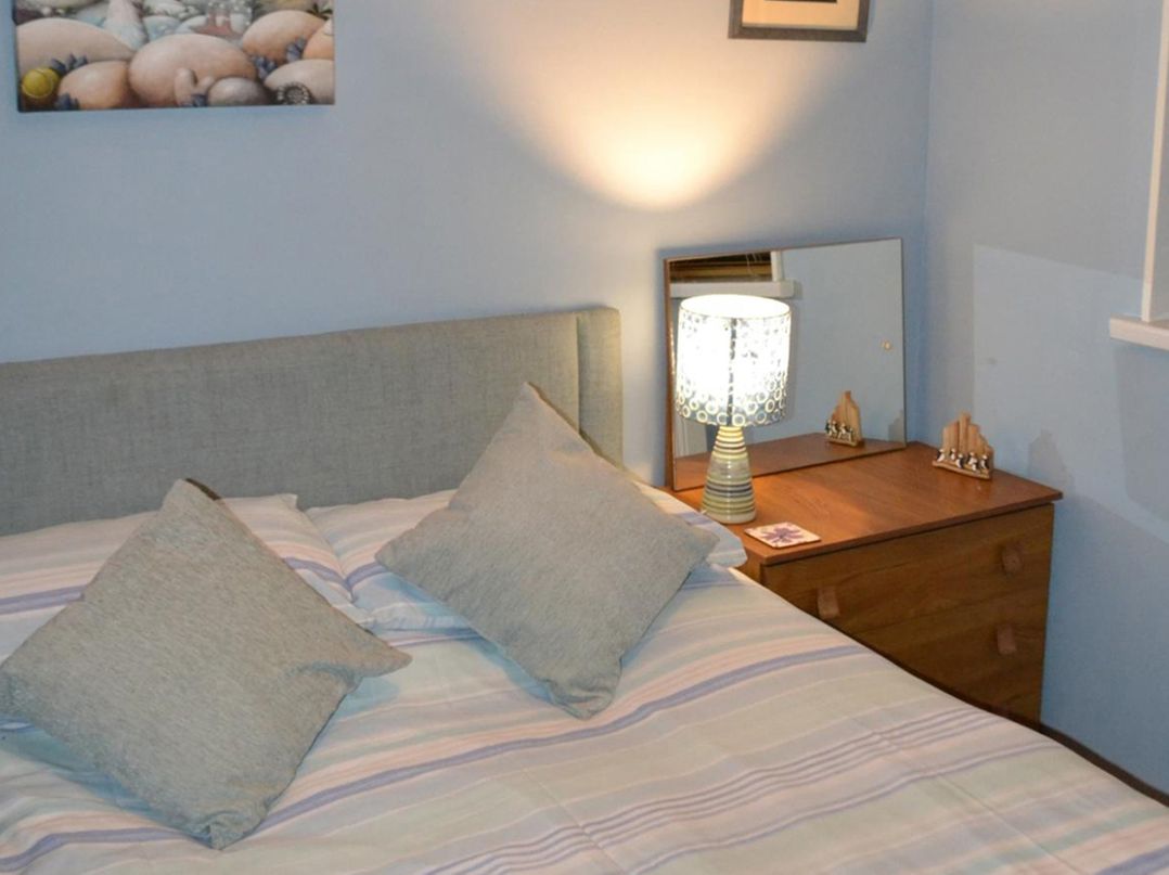 Sea Side Stay 6 Pet Friendly Parking Garden
